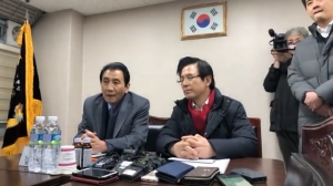 황교안 전 총리, 대구 서문시장 방문 현장…"시장 살아야 경기 산다&q… 