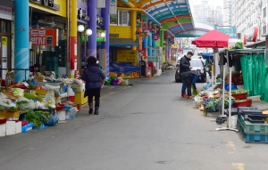 전국상인연합회 "코로나19로 전통시장 피해 극심...추경 조속히 처리해야&… 