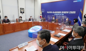 [포토] ‘소상공인의 날’ 맞아 간담회 갖는 더불어민주당 