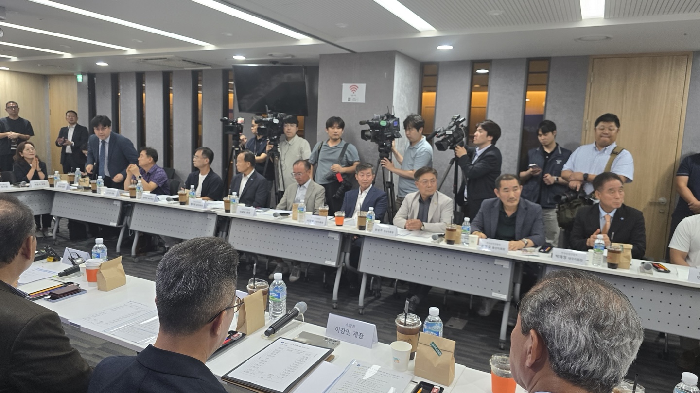 "제2회 소상공인 회복 및 안전망 강화" 간담회 참석